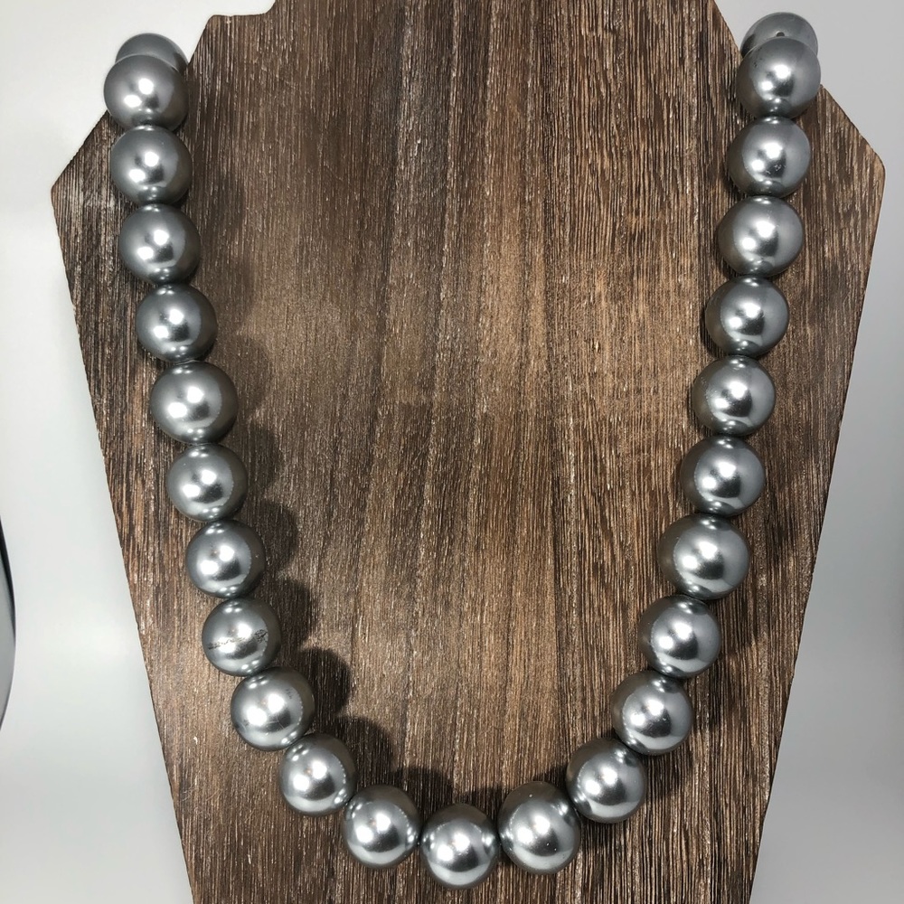 CAROLEE Designer Couture Faux Silver Pearl Ribbon Necklace New With Tag